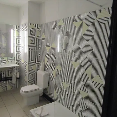 Ibis Styles Opera מלון 3*